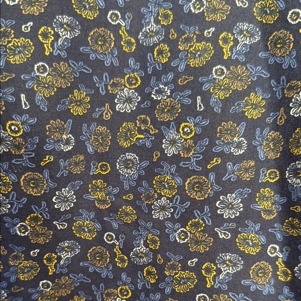 Banana Republic Blue Floral Men's Shirt - Picture 4 of 5